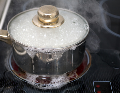 Überkochen © alephnull - fotolia.com Überkochender Topf